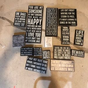 Black and white quote signs